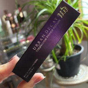 Urban Decay Eyeshadow Primer Potion
